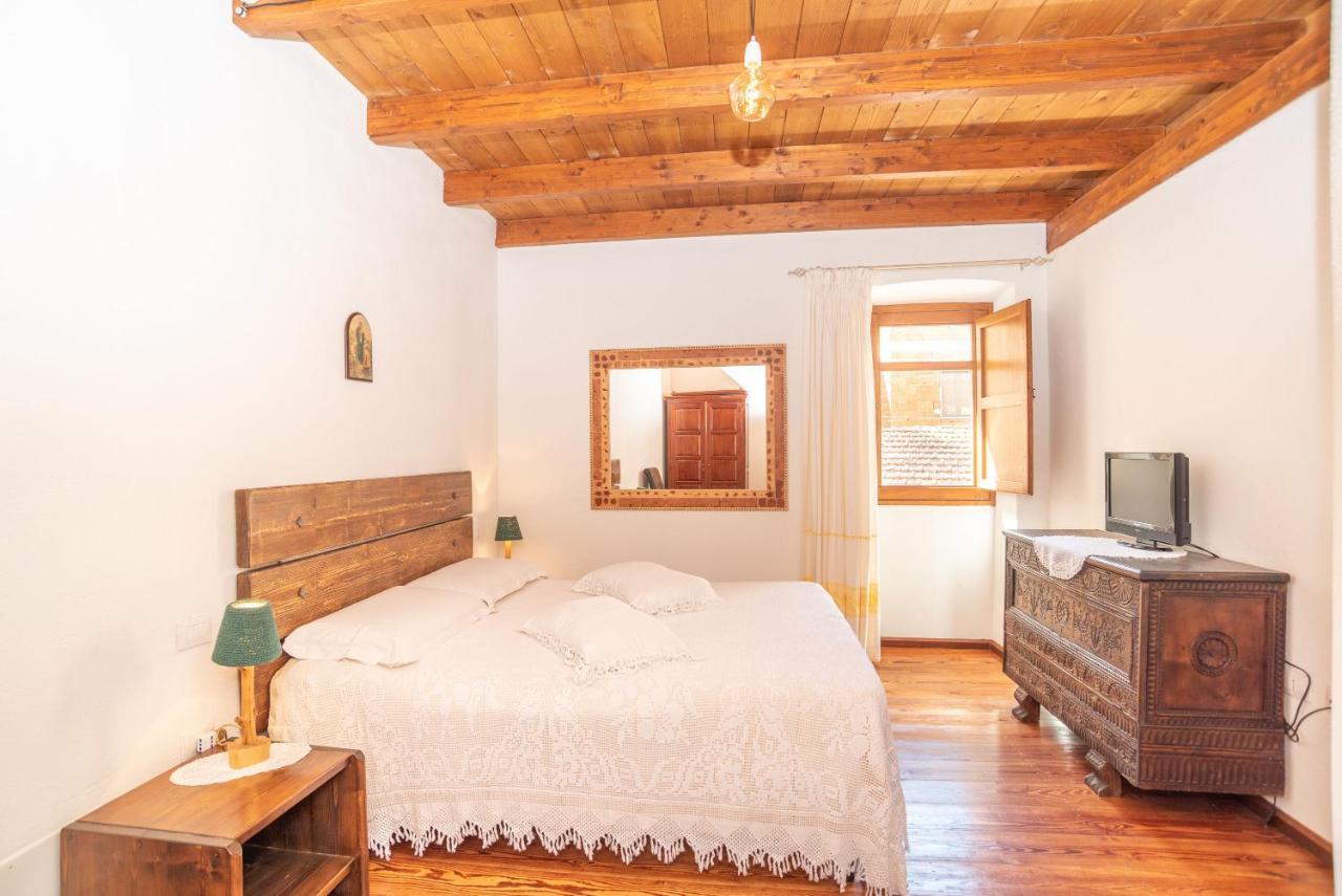 Casa Santa Croce Ala dei Sardi Exterior foto